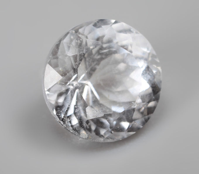 Редкий поллуцит 1,4 карата