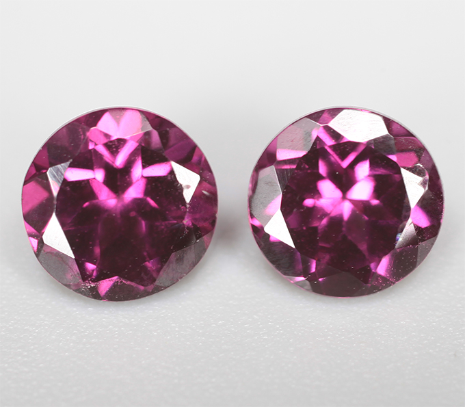 Пара родолитов гранатов высокой чистоты 1,86 карата