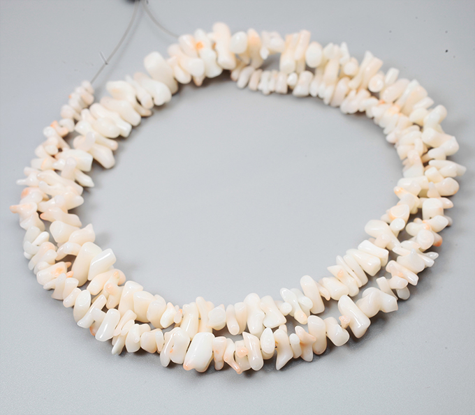 Натуральные solid кораллы на струне 86,5 карата