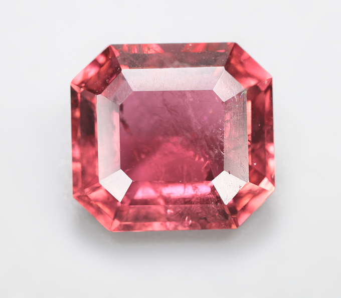 Рубеллит турмалин 3,16 карата