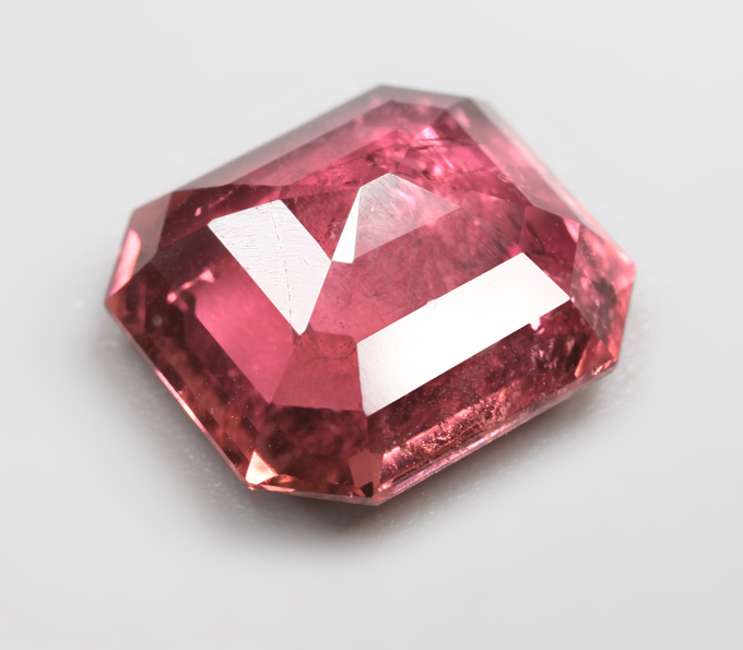 Рубеллит турмалин 3,16 карата