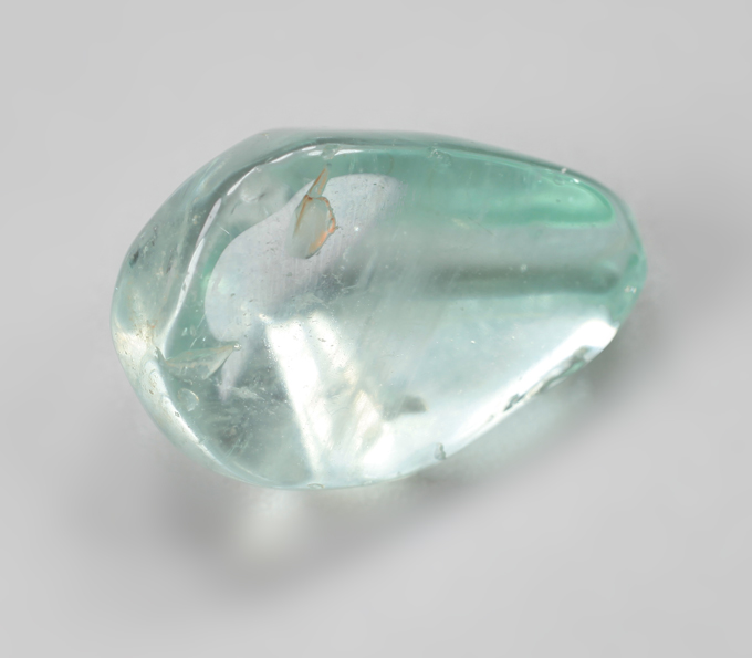 Уральский голубовато-зеленый берилл 8,23 карата