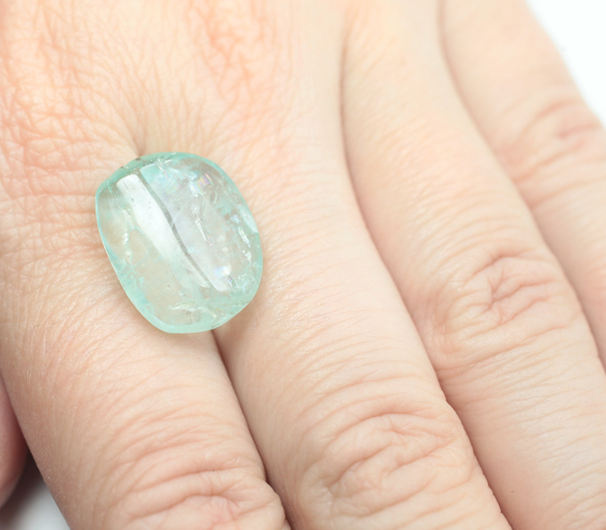 Уральский голубовато-зеленый берилл 12,43 карата