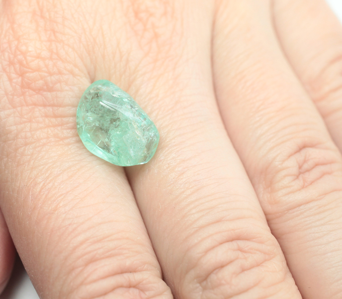 Уральский голубовато-зеленый берилл 8,05 карата