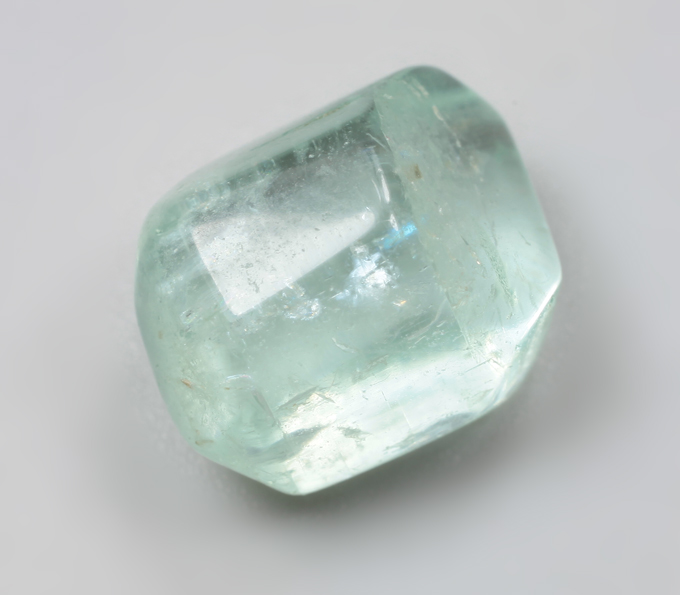 Уральский голубовато-зеленый берилл 10,4 карата