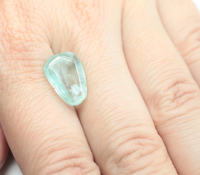 Уральский голубовато-зеленый берилл 7,48 карата