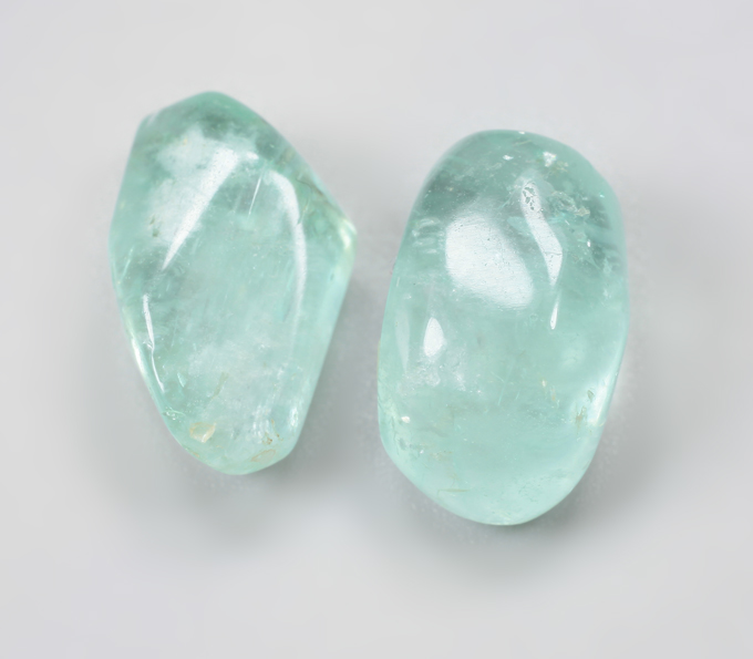 Пара уральских голубовато-зеленых бериллов 13,39 карата