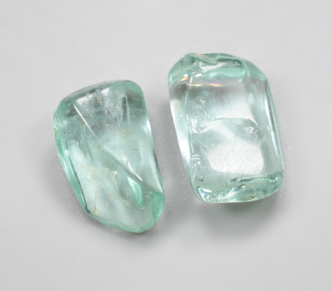 Пара уральских голубовато-зеленых бериллов 10,42 карата