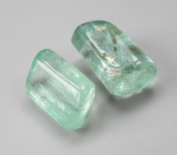 Пара уральских голубовато-зеленых бериллов 13,86 карата