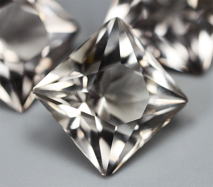 Набор чистейшего дымчатого кварца португальской огранки 31,4 карата