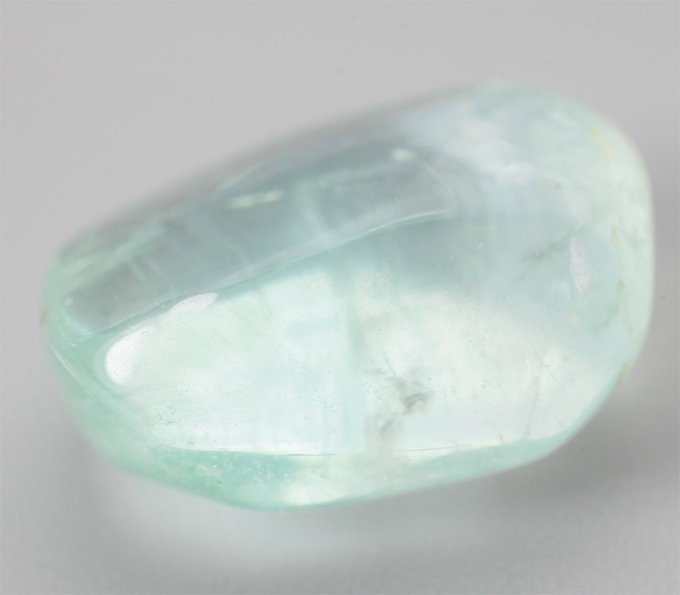 Уральский голубовато-зеленый берилл 8,01 карата