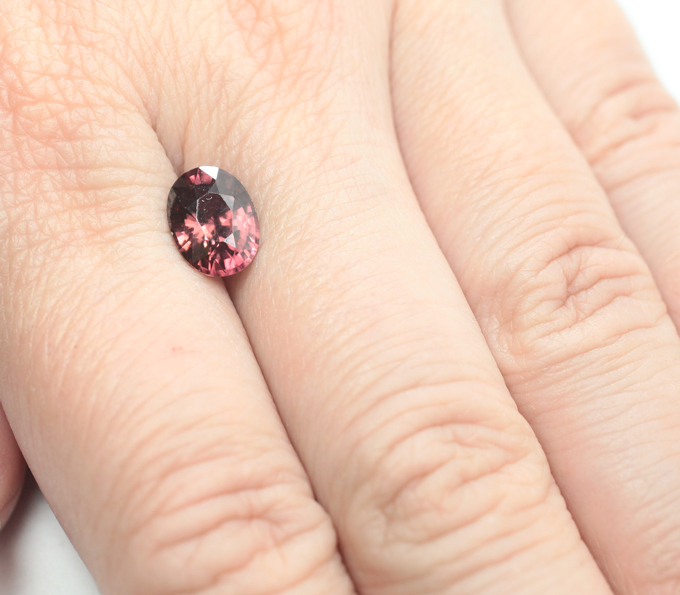 Чистейший падпараджа циркон 3,04 карата