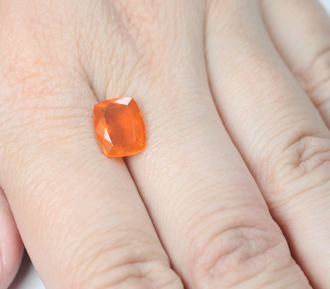 Мексиканский ограненный «огненный» опал 2,2 карата