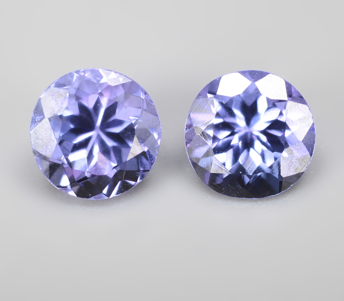 Пара танзанитов высокой чистоты 1,19 карата