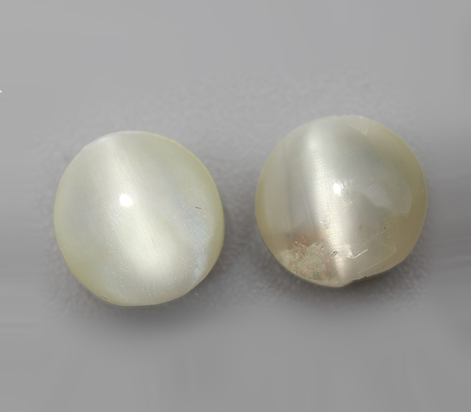 Редкая пара хризобериллов с эффектом кошачьего глаза 2,31 карата