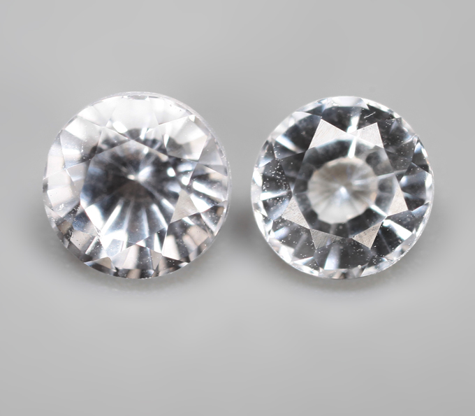 Пара бесцветных данбуритов 1,62 карата