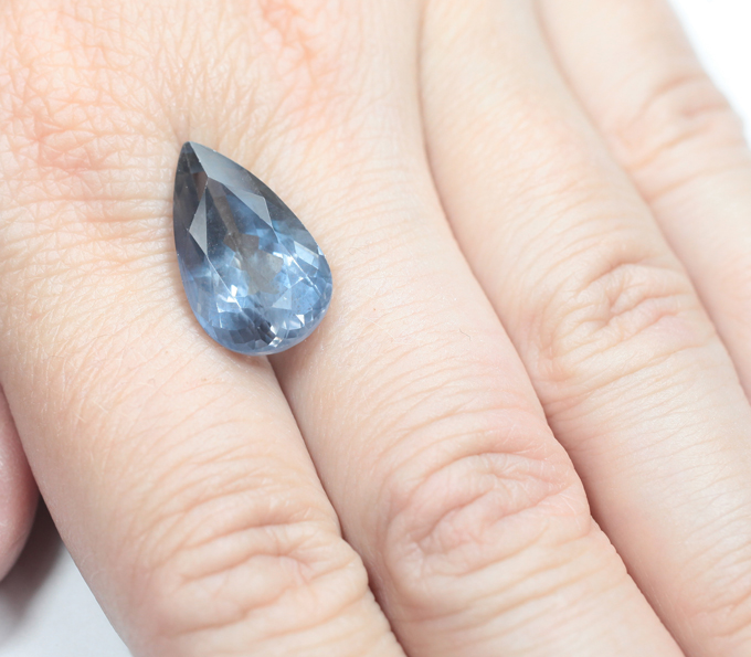 Эксклюзив! Чистейший редкий синий апатит коллекционного размера 10,17 карата