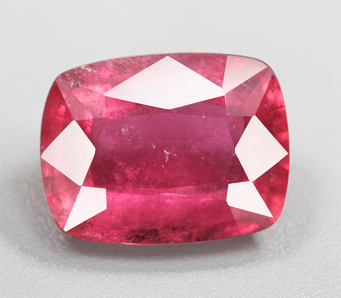 Яркий "неоновый" рубеллит турмалин 4,11 карата