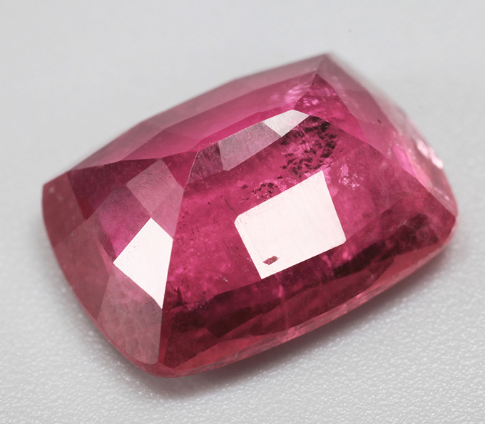 Яркий "неоновый" рубеллит турмалин 4,11 карата