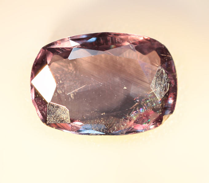 Редкий синий гранат со сменой цвета 0,7 карата