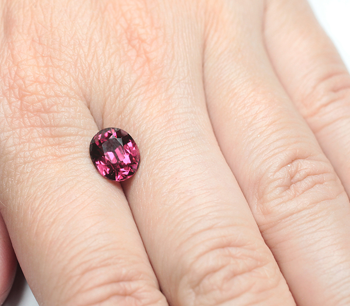 Умбалит гранат высокой чистоты 3,64 карата