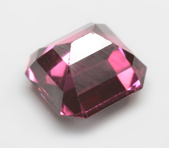 Умбалит гранат высокой чистоты 2,76 карата