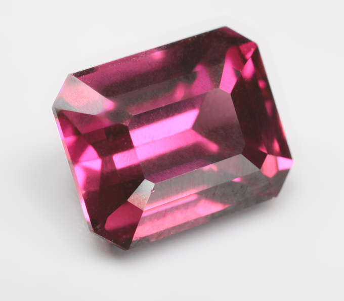 Чистейший умбалит гранат 4,1 карата