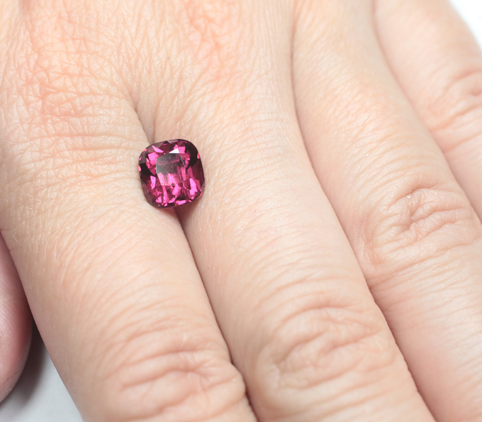 Умбалит гранат высокой чистоты 3,58 карата