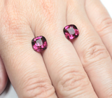 Редкая пара чистейших умбалитов гранатов 7,11 карата