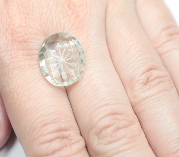 Резной зеленый аметист 10,58 карата