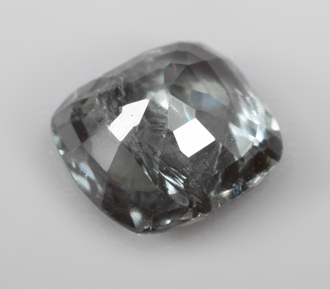 Синевато-зеленая шпинель 1,08 карата