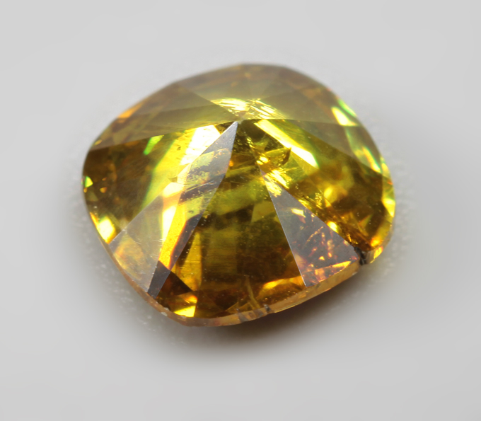 Зеленовато-желтый сфалерит 1,01 карата