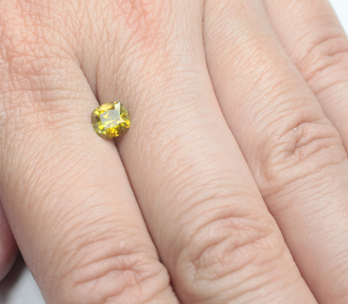 Зеленовато-желтый сфалерит 1,01 карата