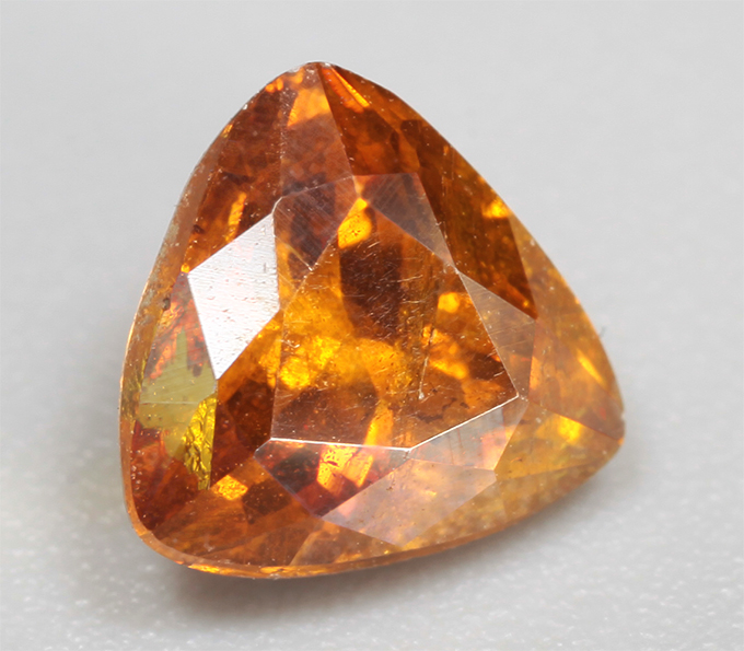 Насыщенно-желтый сфалерит 0,91 карата