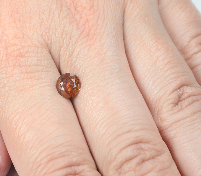 Насыщенный оранжевато-желтый сфалерит 1,47 карата