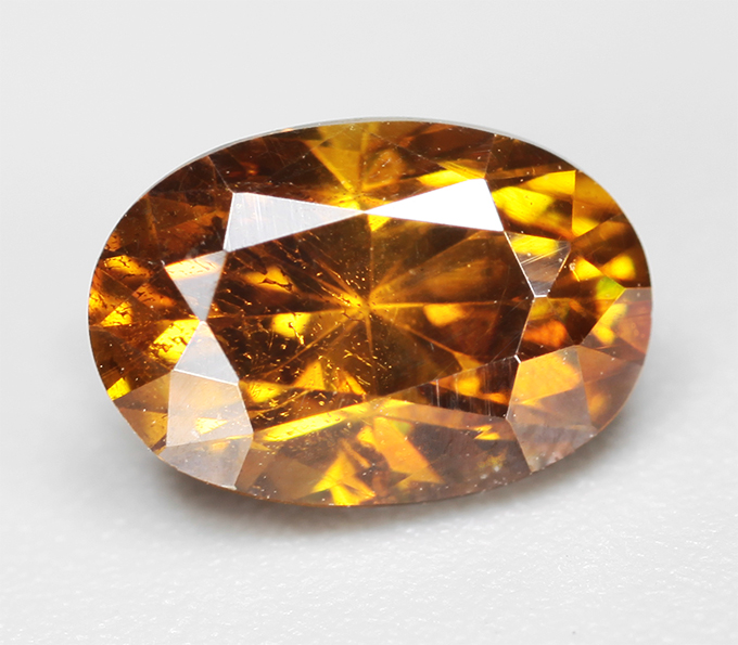 Оранжевато-желтый сфалерит 0,79 карата