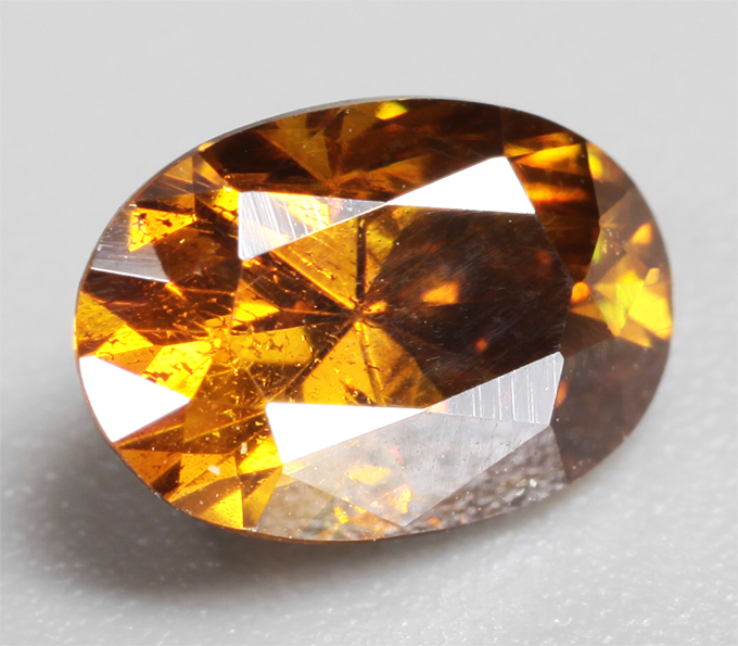 Оранжевато-желтый сфалерит 0,79 карата