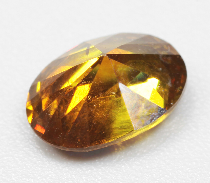 Оранжевато-желтый сфалерит 0,79 карата