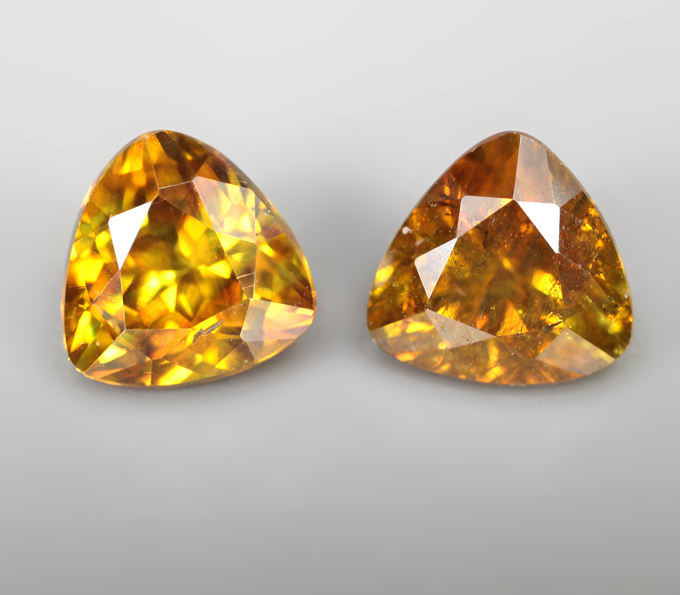 Пара зеленовато-желтых сфалеритов 2,14 карата