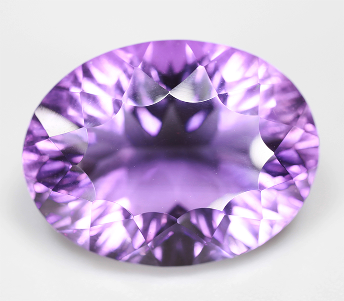 Чистейший аметист лазерной огранки 14,79 карата