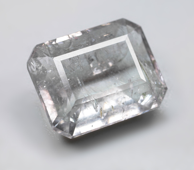 Голубовато-зеленый турмалин 3,82 карата