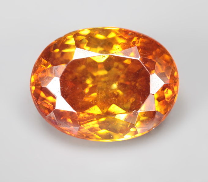 Ярко-желтый сфалерит высокой дисперсии 4,28 карата