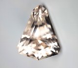 Крупный империал топаз авторской огранки 18,01 кеарата