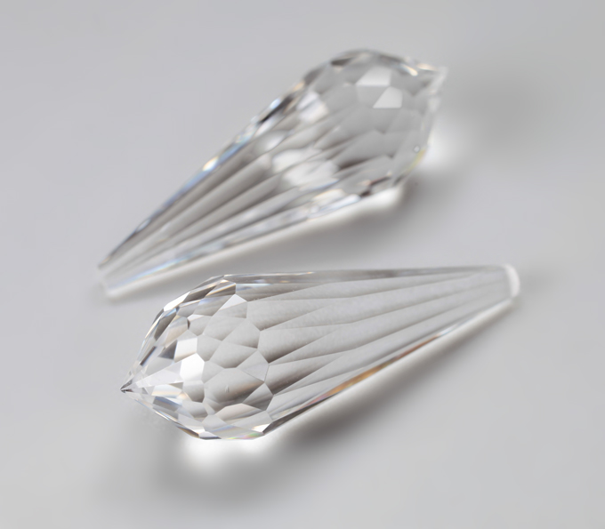 Крупная пара бриолетов чистейшего бесцветного кварца португальской огранки 25 карат