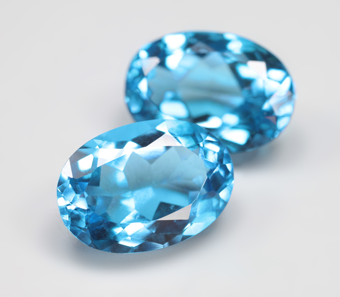 Крупная пара чистейших Swiss топазов 15,86 карата