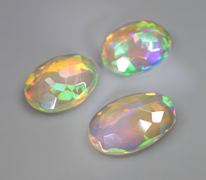 Набор из 3 ограненных эфиопских опалов 3,15 карата