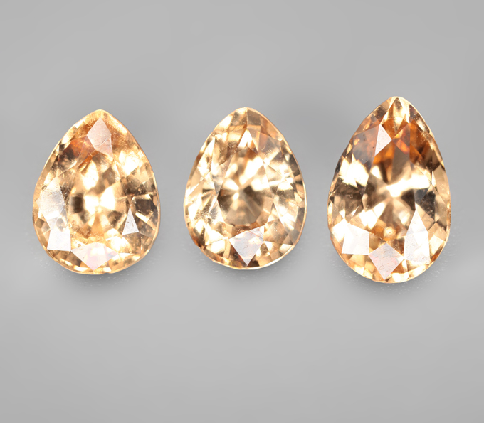 Набор из 3 гессонитов гранатов 4,63 карата