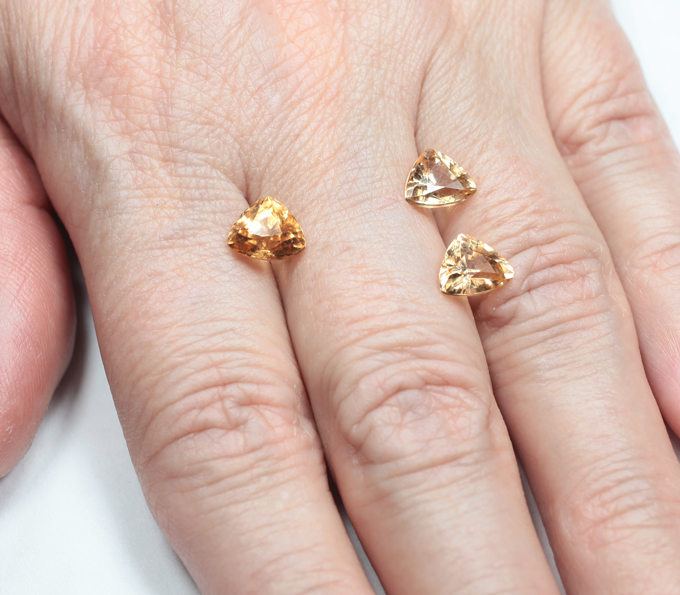 Крупный набор из 3 гессонитов гранатов 5,09 карата