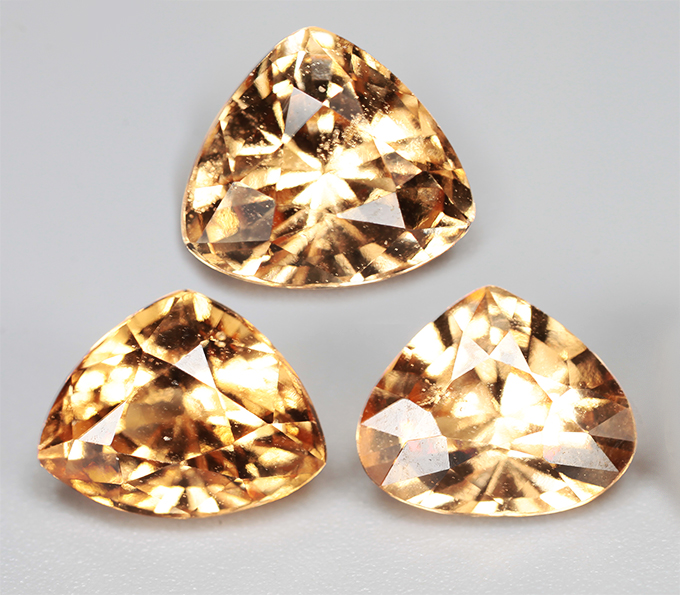 Крупный набор из 3 гессонитов гранатов 5,13 карата