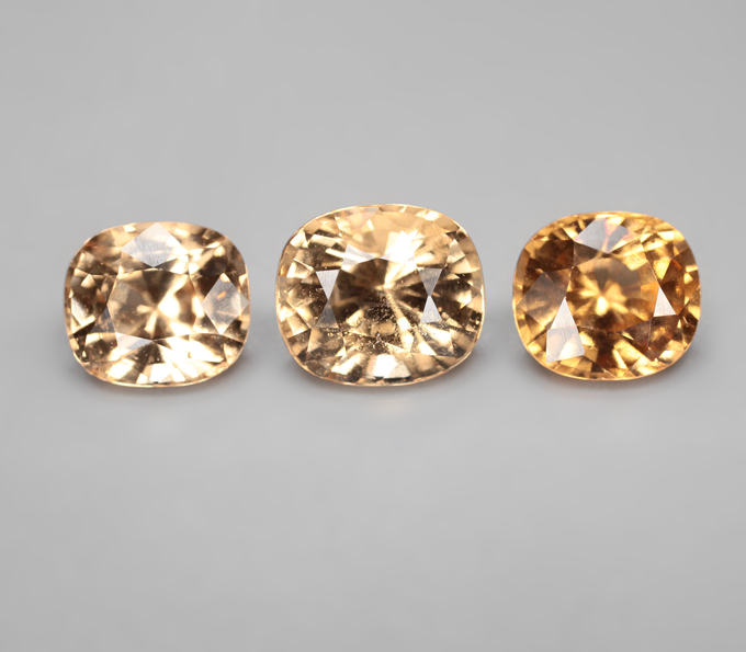 Крупный набор из 3 гессонитов гранатов 6,32 карата